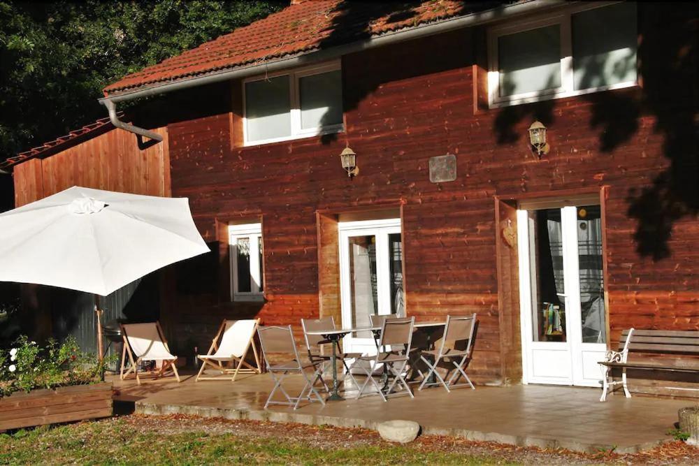 A L'Oree Du Bois - Chambres D'Hotes Hostun Luaran gambar